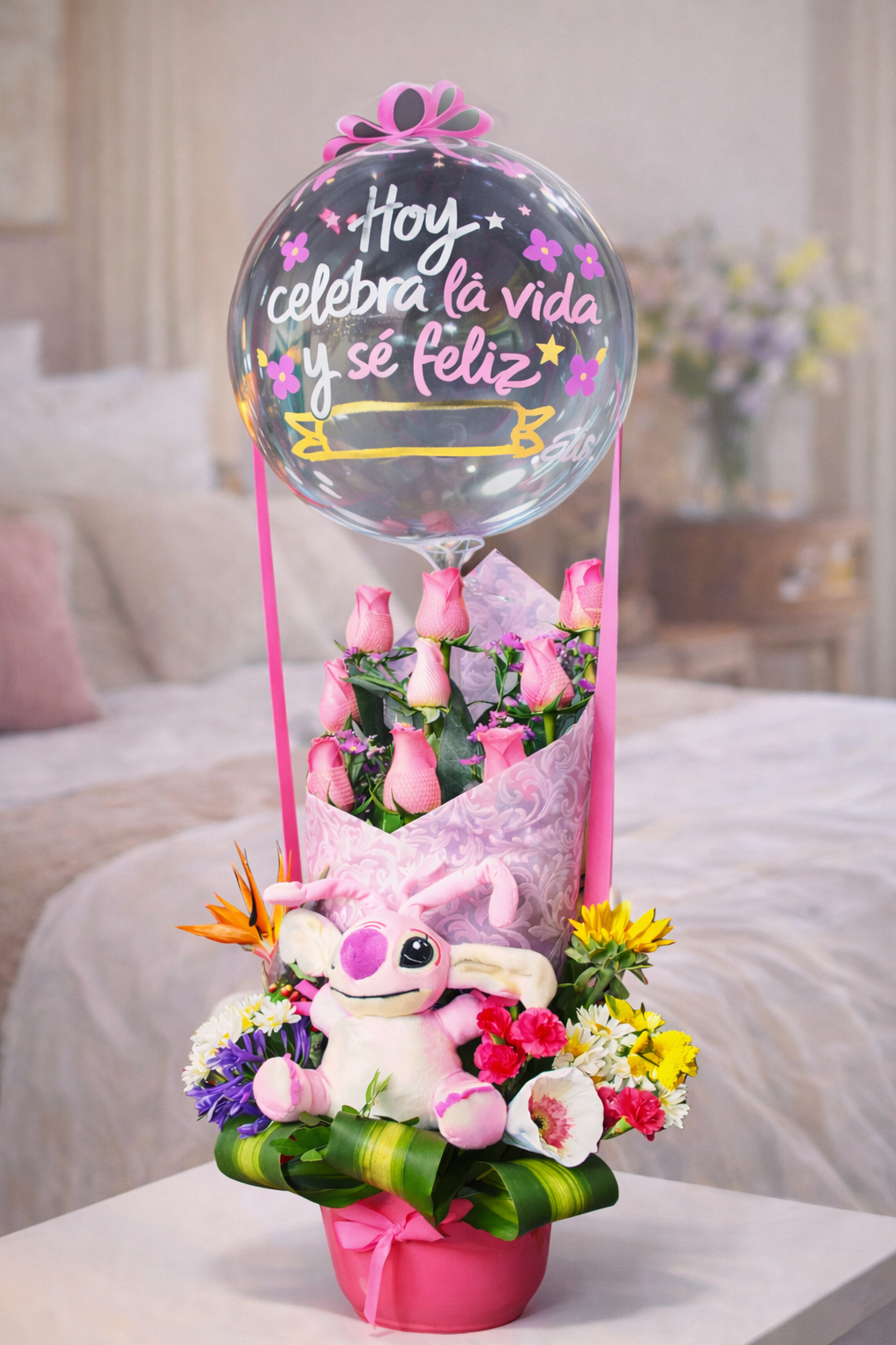 Arreglo Floral con Globo Bubble y Peluche