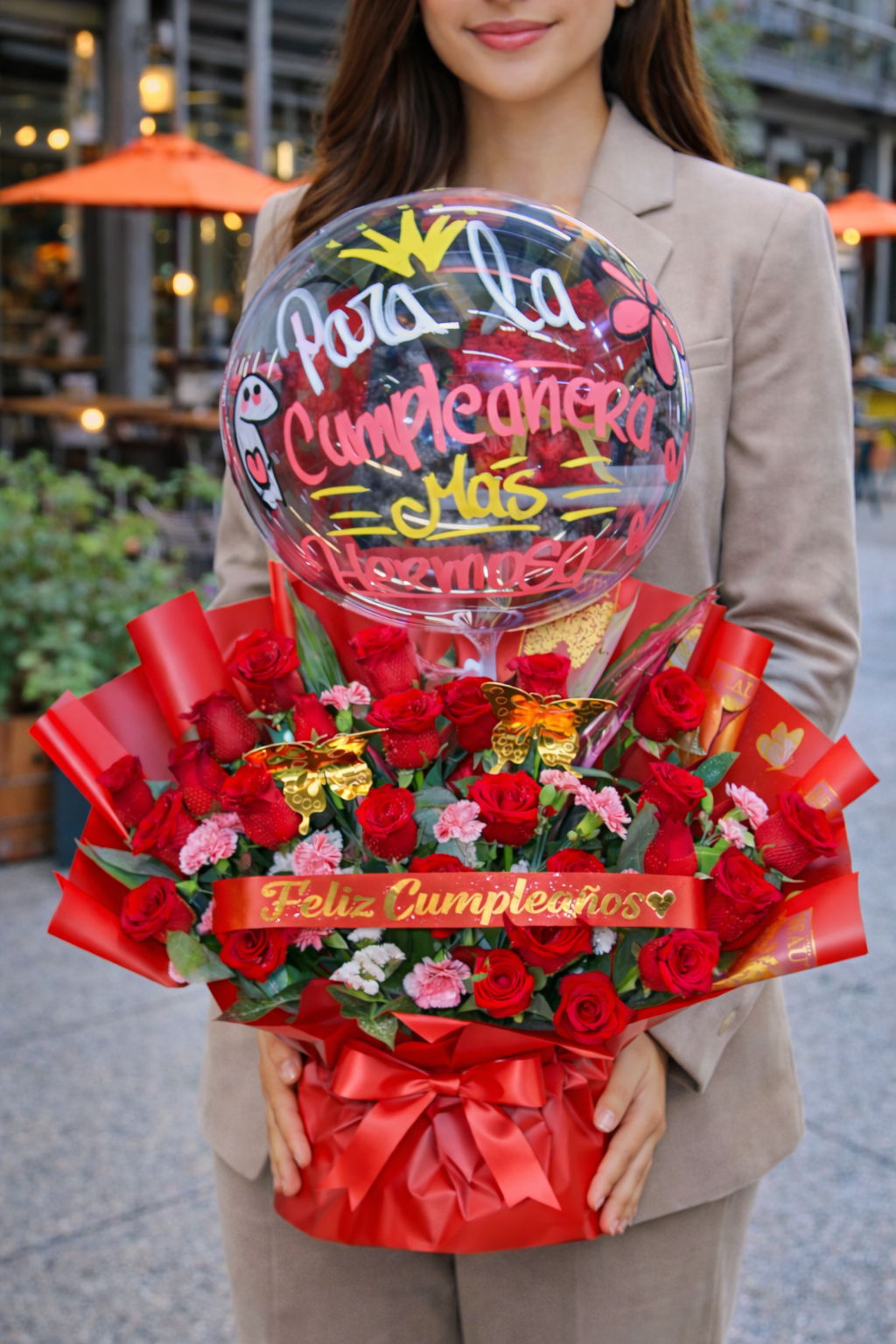 Ramo de Cumpleaños Premium con Globo Personalizado